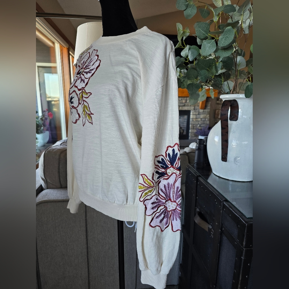 Anthropologie Appliqué Sweatshirt, MED - Picture 5 of 8